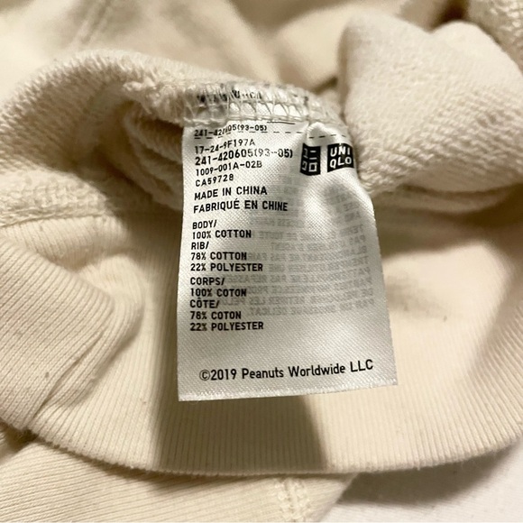 Peanuts Snoopy Uniqlo Printed Sweatshirt Size Medium Sweater - Picture 10 of 16